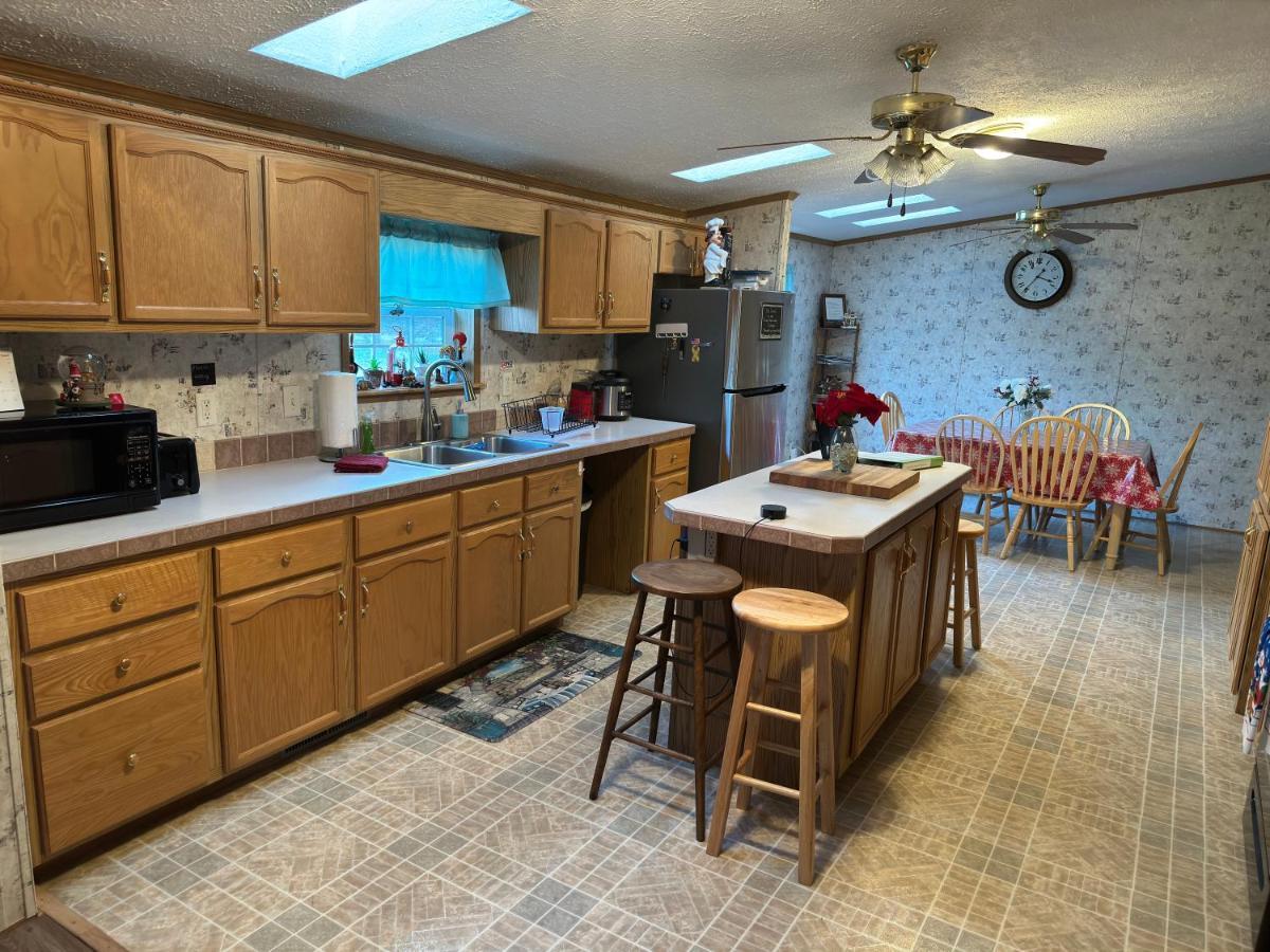 Spacious Cozy Getaway ! King Bed, Game Room, Out Door Patio Cairo Exteriör bild