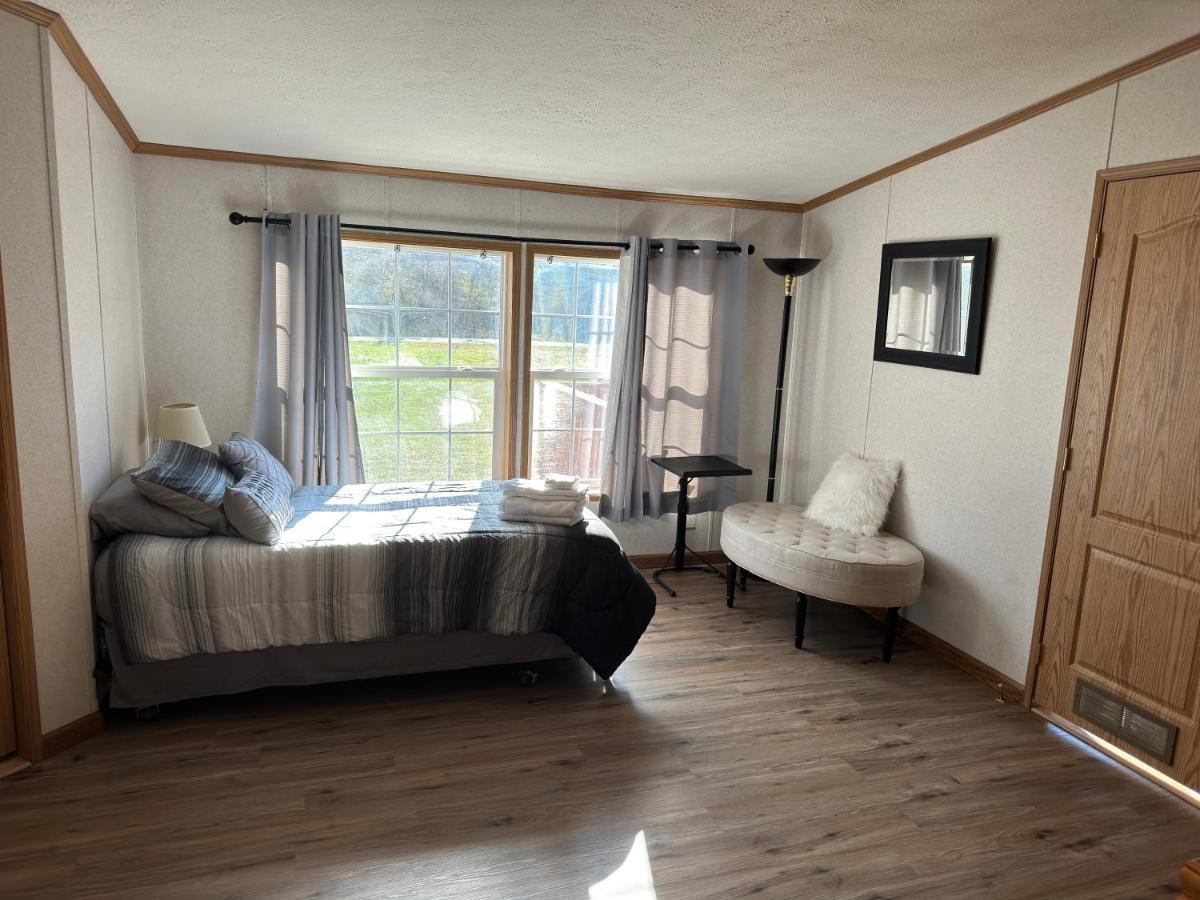 Spacious Cozy Getaway ! King Bed, Game Room, Out Door Patio Cairo Exteriör bild