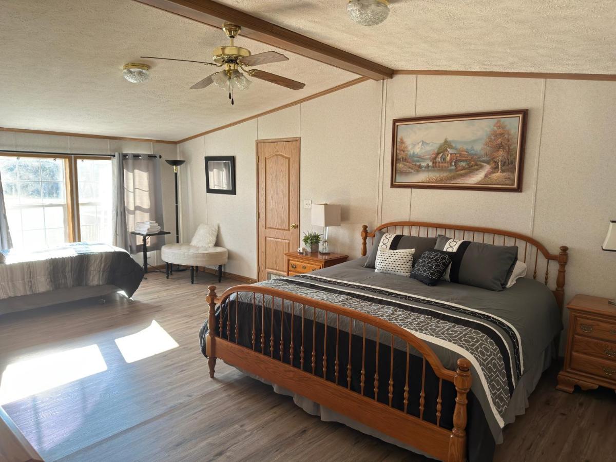 Spacious Cozy Getaway ! King Bed, Game Room, Out Door Patio Cairo Exteriör bild